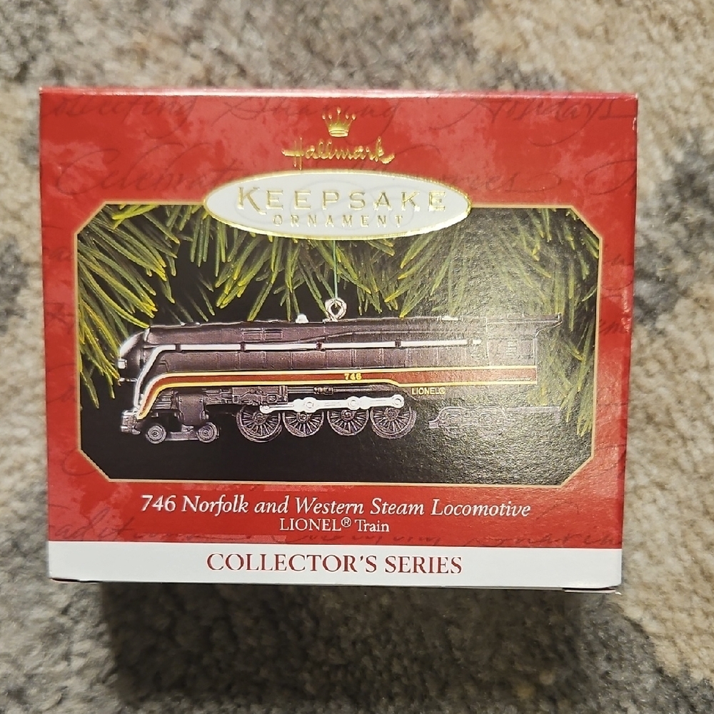 Hallmark Keepsake Collector's Train Ornament - Black and Gold